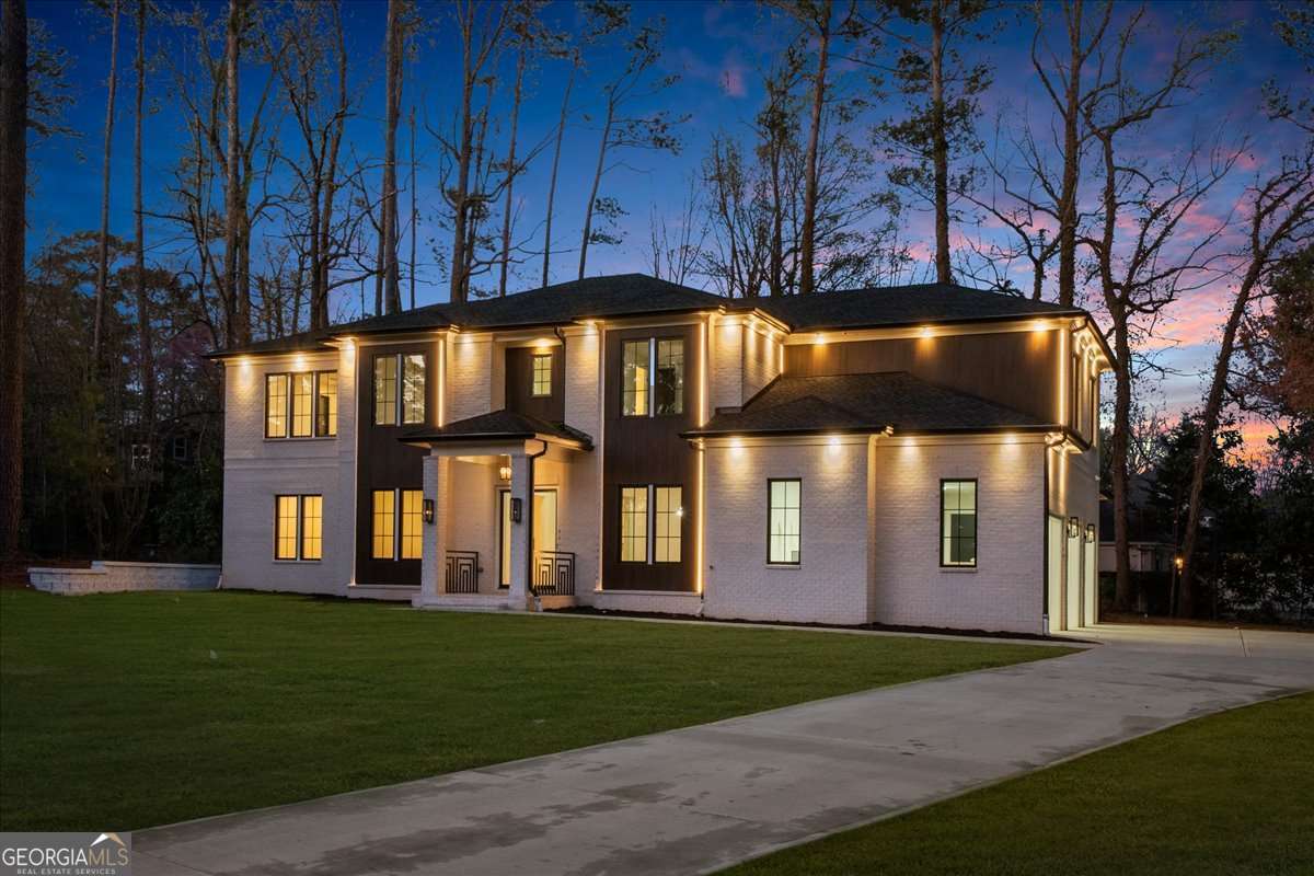 942 Fairfield DR