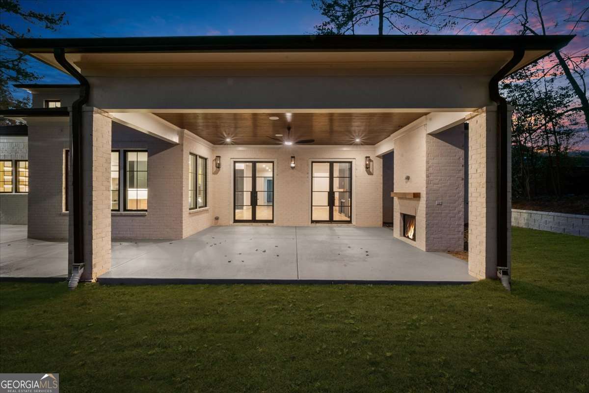 942 Fairfield DR