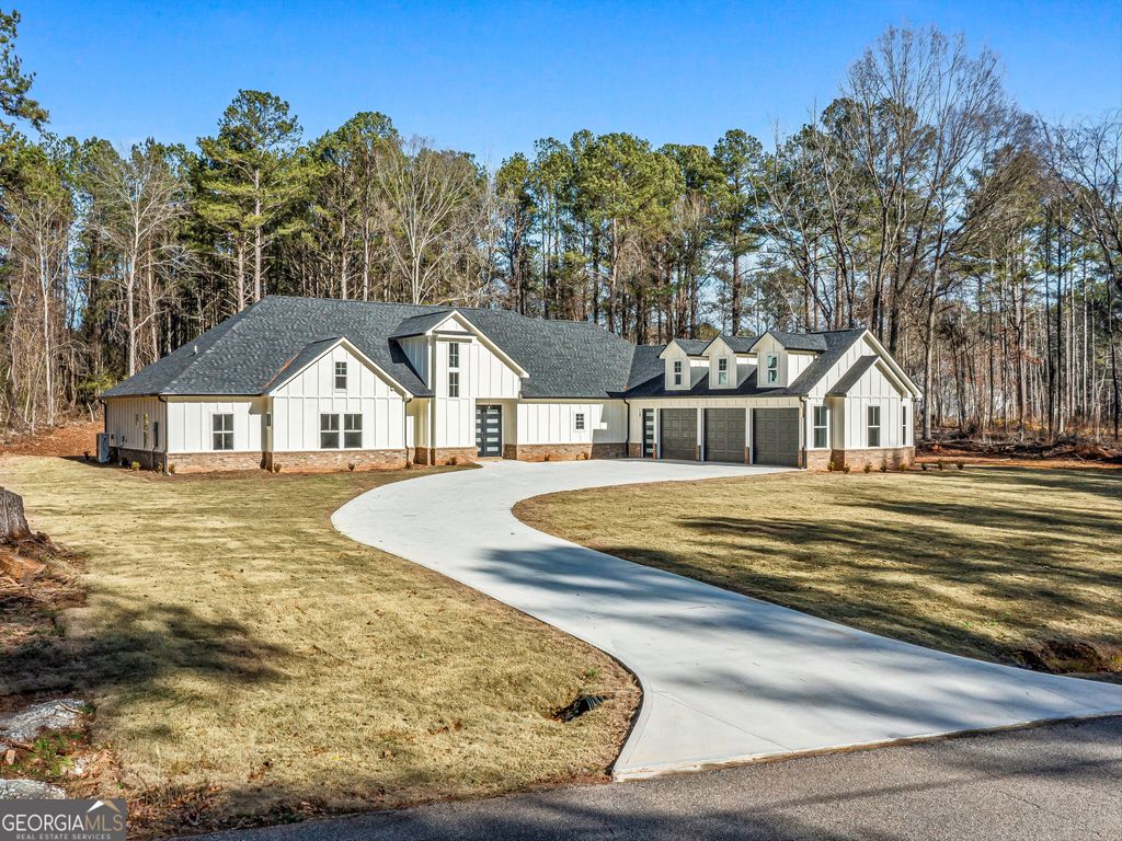 Photo of 120 Wesley Pl, Fayetteville, GA 30214 (MLS # 10673942)