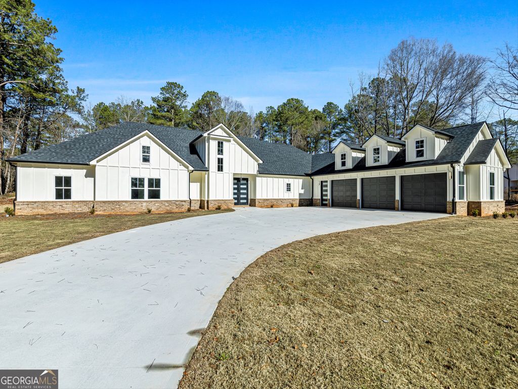 Photo of 120 Wesley Pl, Fayetteville, GA 30214 (MLS # 10673942)