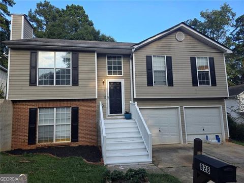 Photo of 828 Tradd Court, Stone Mountain, GA 30087 (MLS # 10675835)