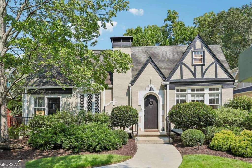 Photo of 1596 Emory Road NE, Atlanta, GA 30306 (MLS # 10815186)