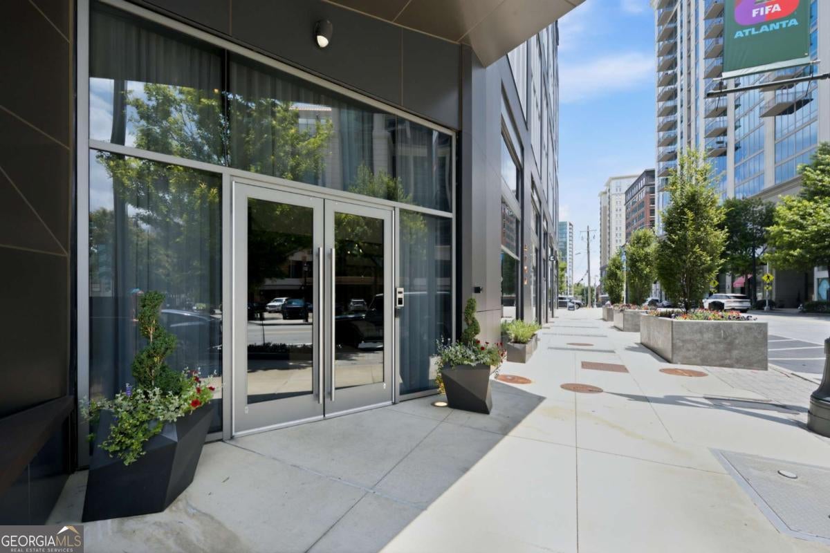 3107 Peachtree RD NE 1804