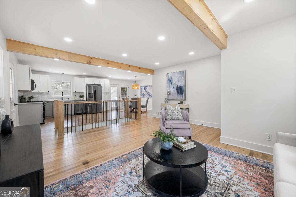 357 Windsor DR SW