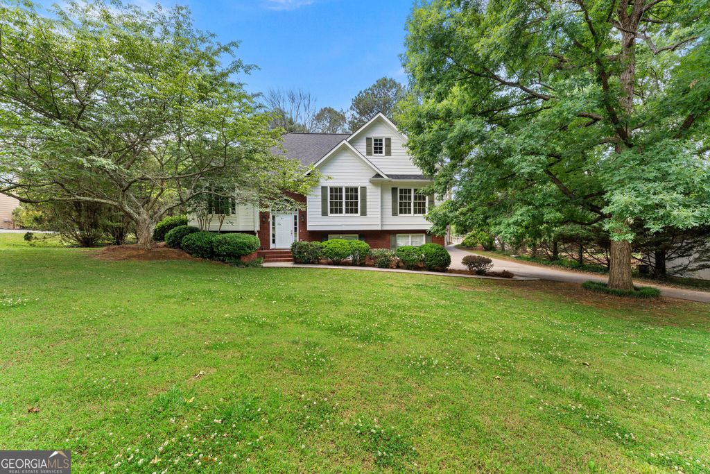 Photo of 12 Lamplighter Cove NW, Cartersville, GA 30120 (MLS # 10766654)