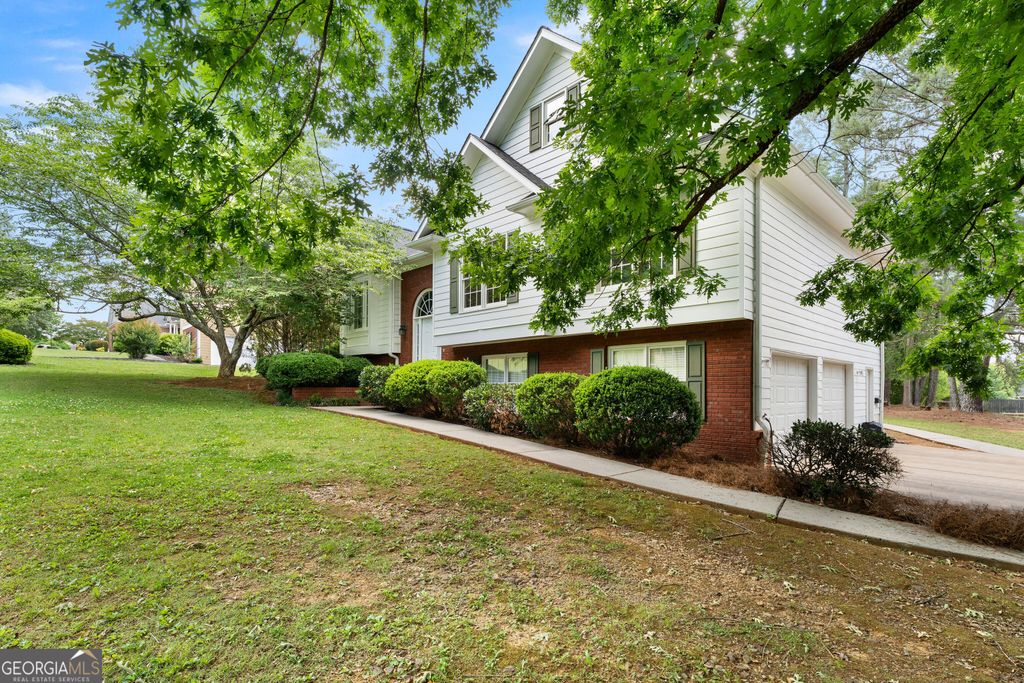 Photo of 12 Lamplighter Cove NW, Cartersville, GA 30120 (MLS # 10766654)