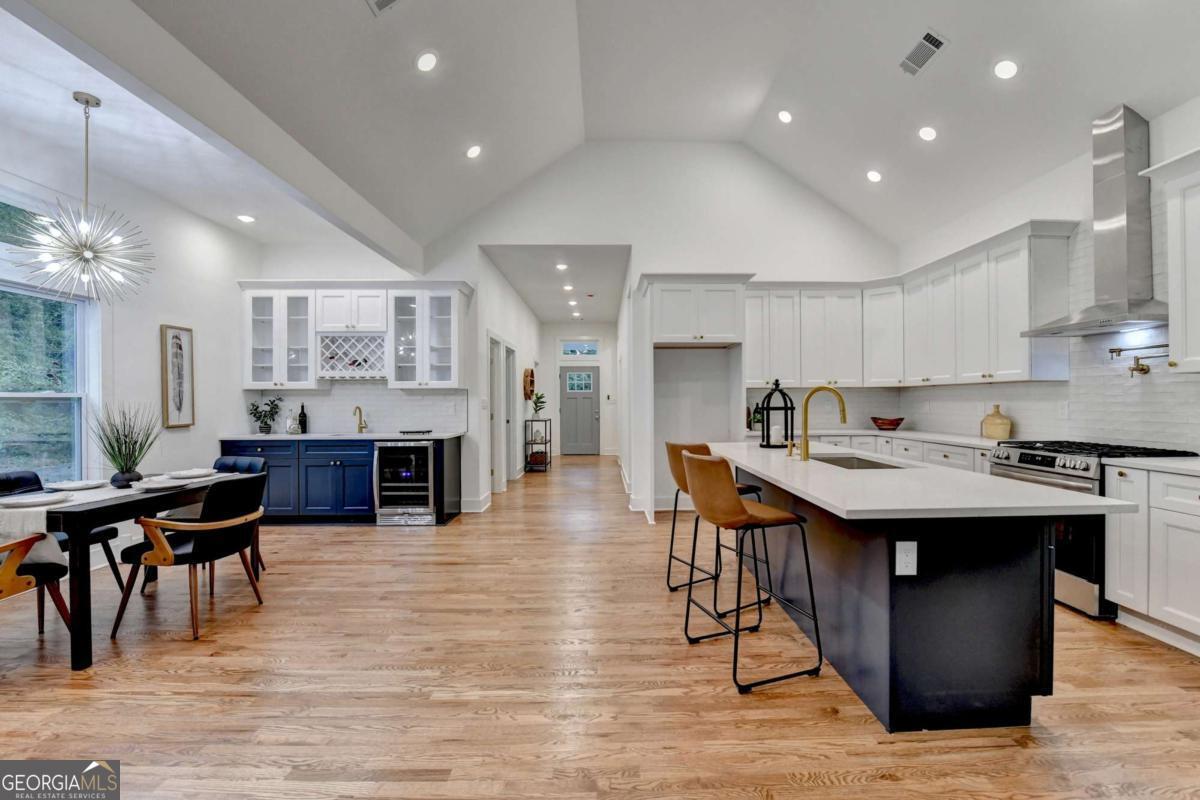 2259 Fernwood DR