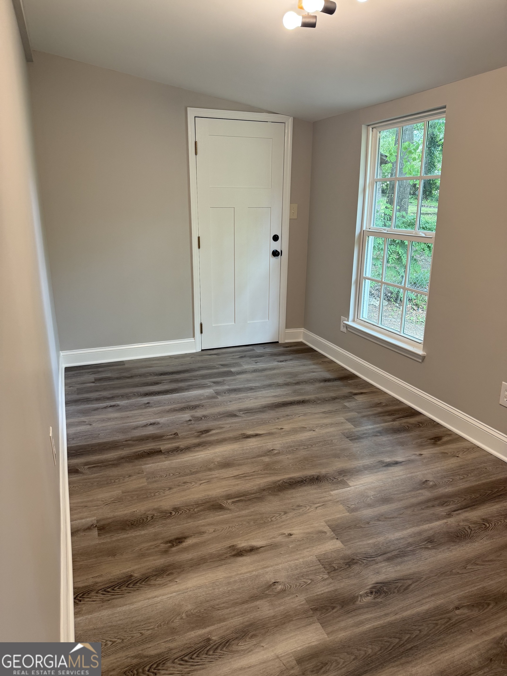 105 Dogwood CIR