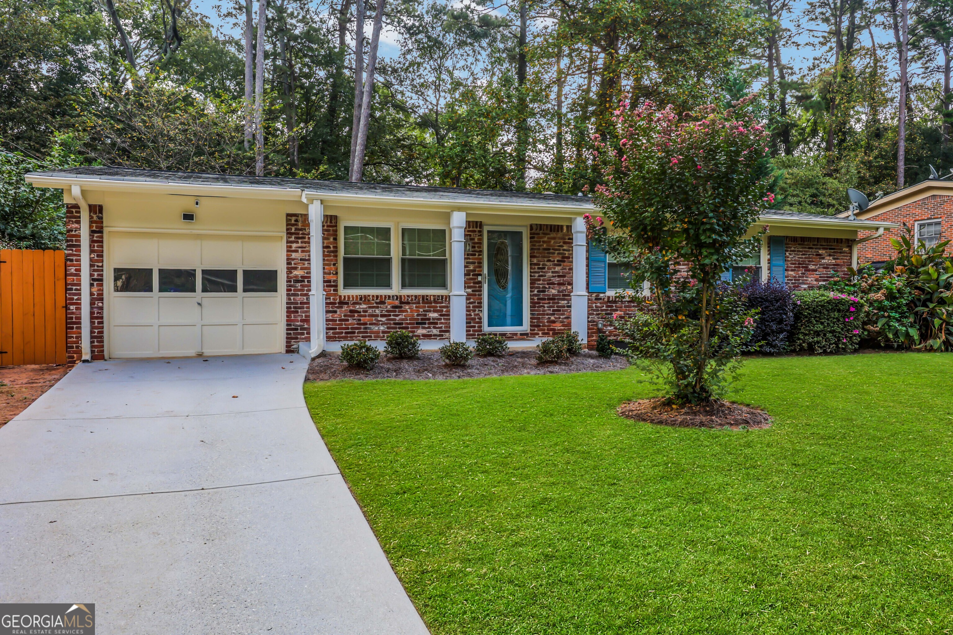 939 Seville DR