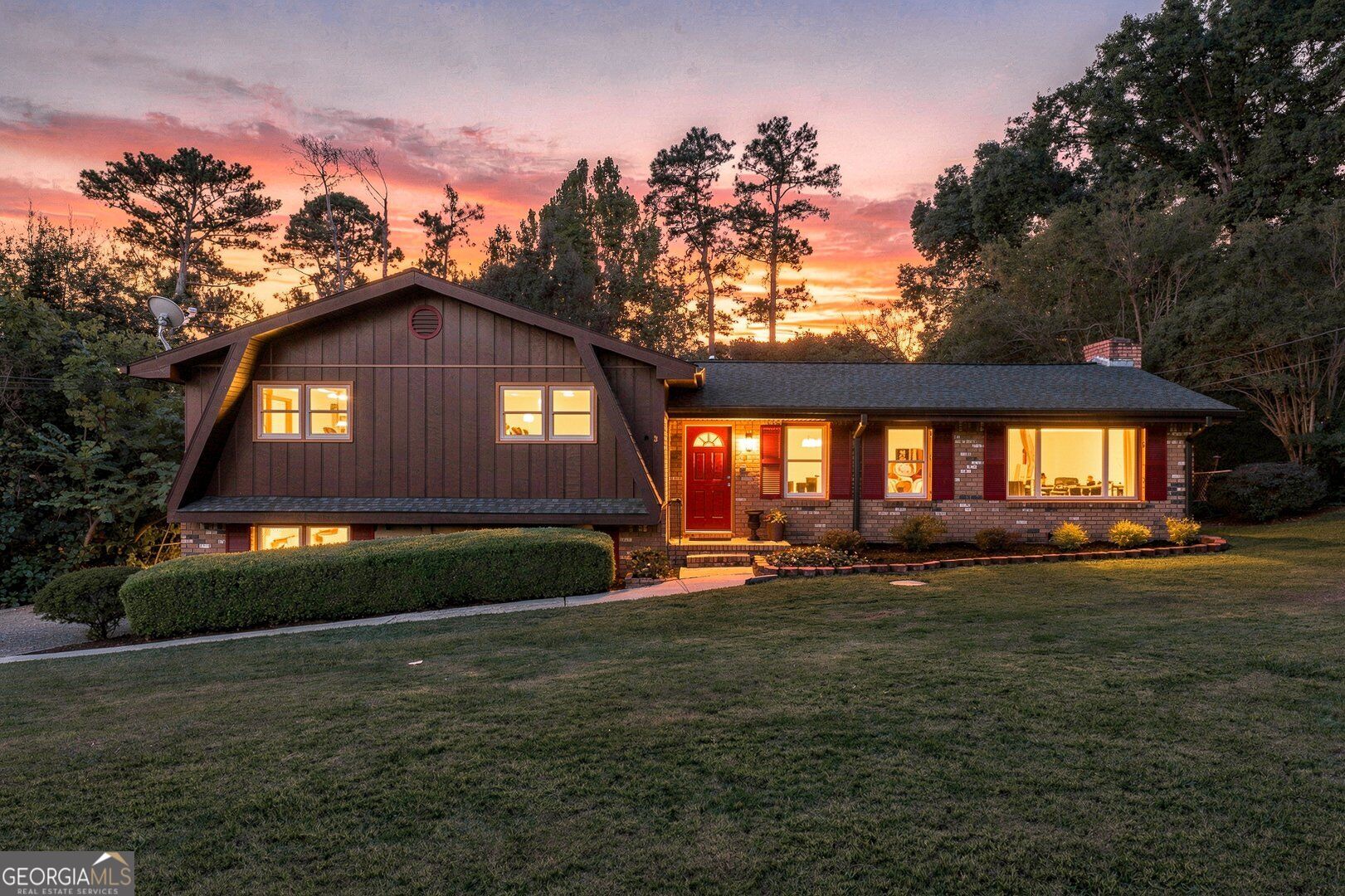 610 Evergreen DR