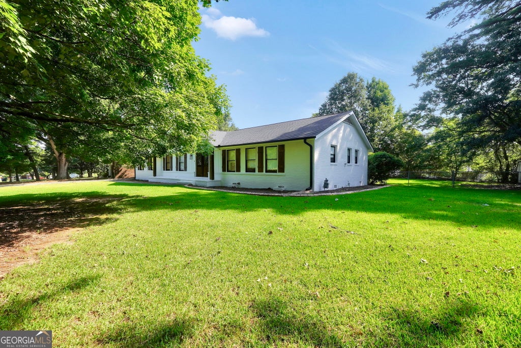 Photo of 1482 Gloria ST, Griffin, GA 30224 (MLS # 10831082)