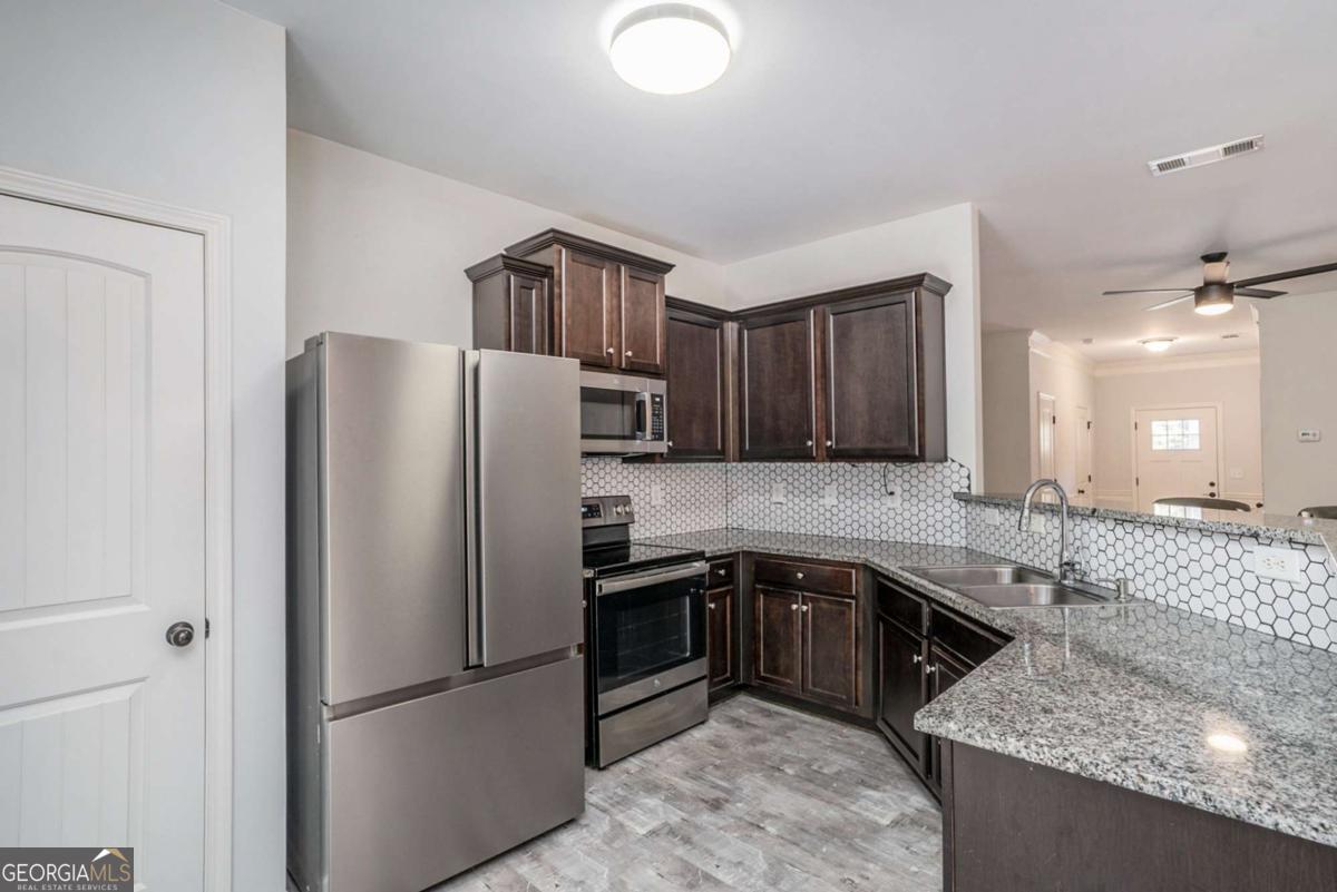 616 Oakside PL