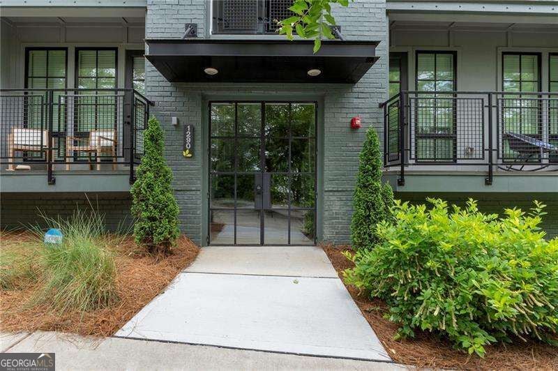 1290 Longreen Terr NW 2