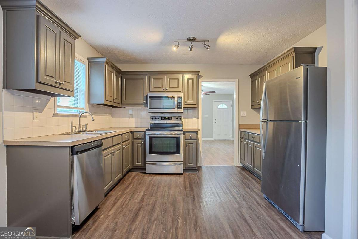 5860 Habitat DR