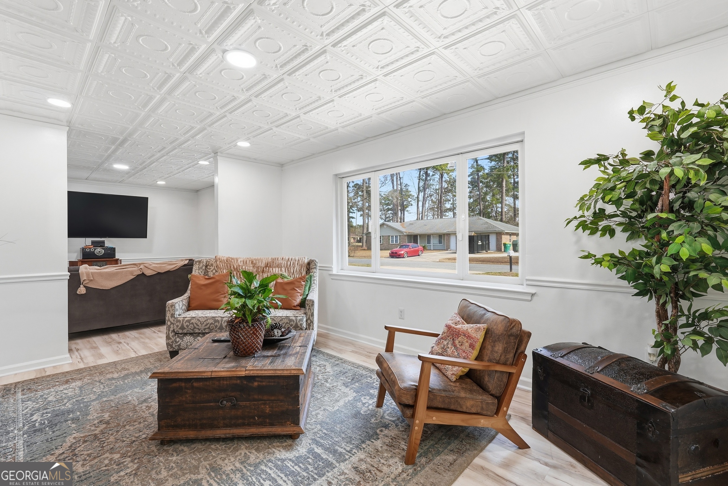 303 Pinewood DR