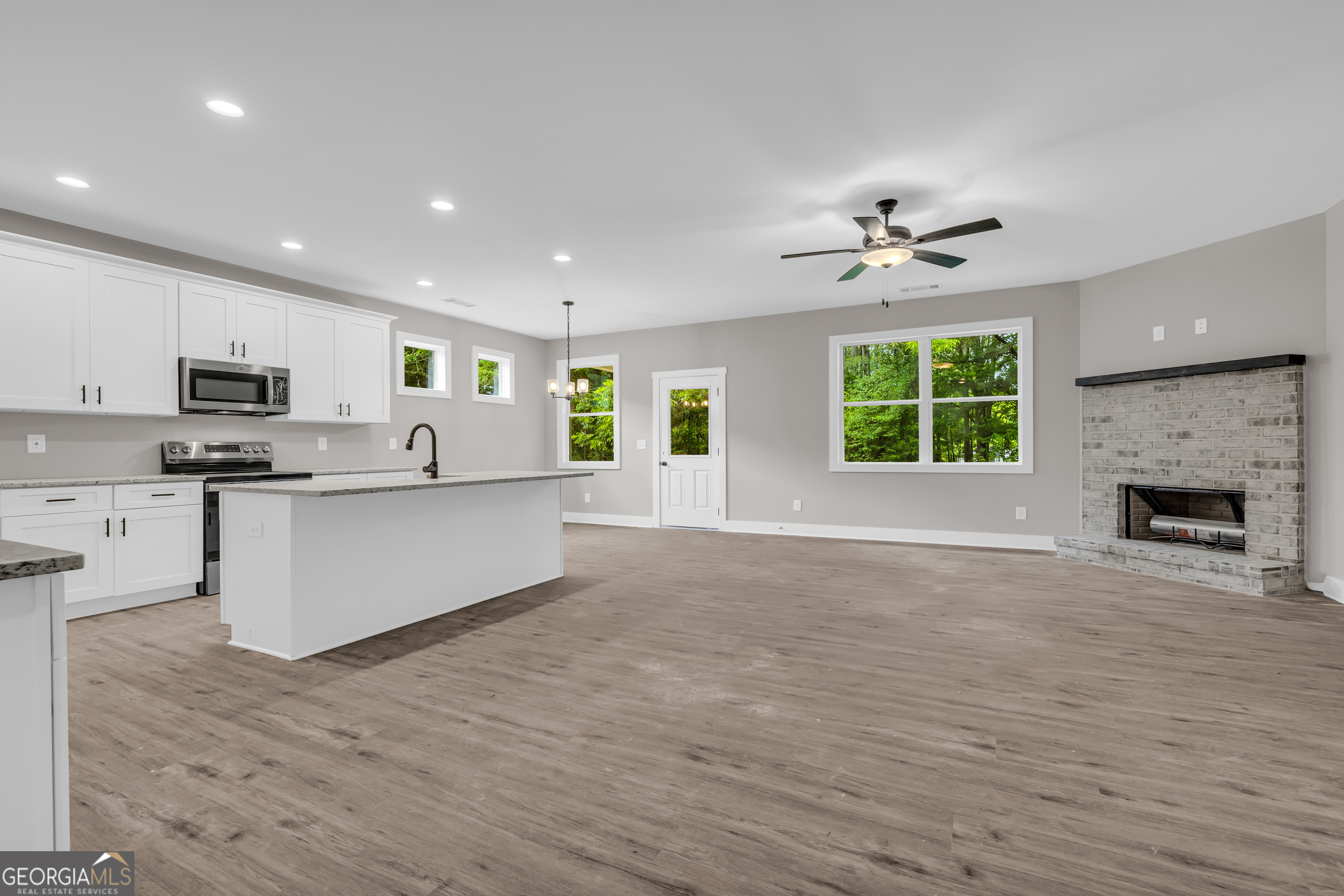 20 Deerfield LN