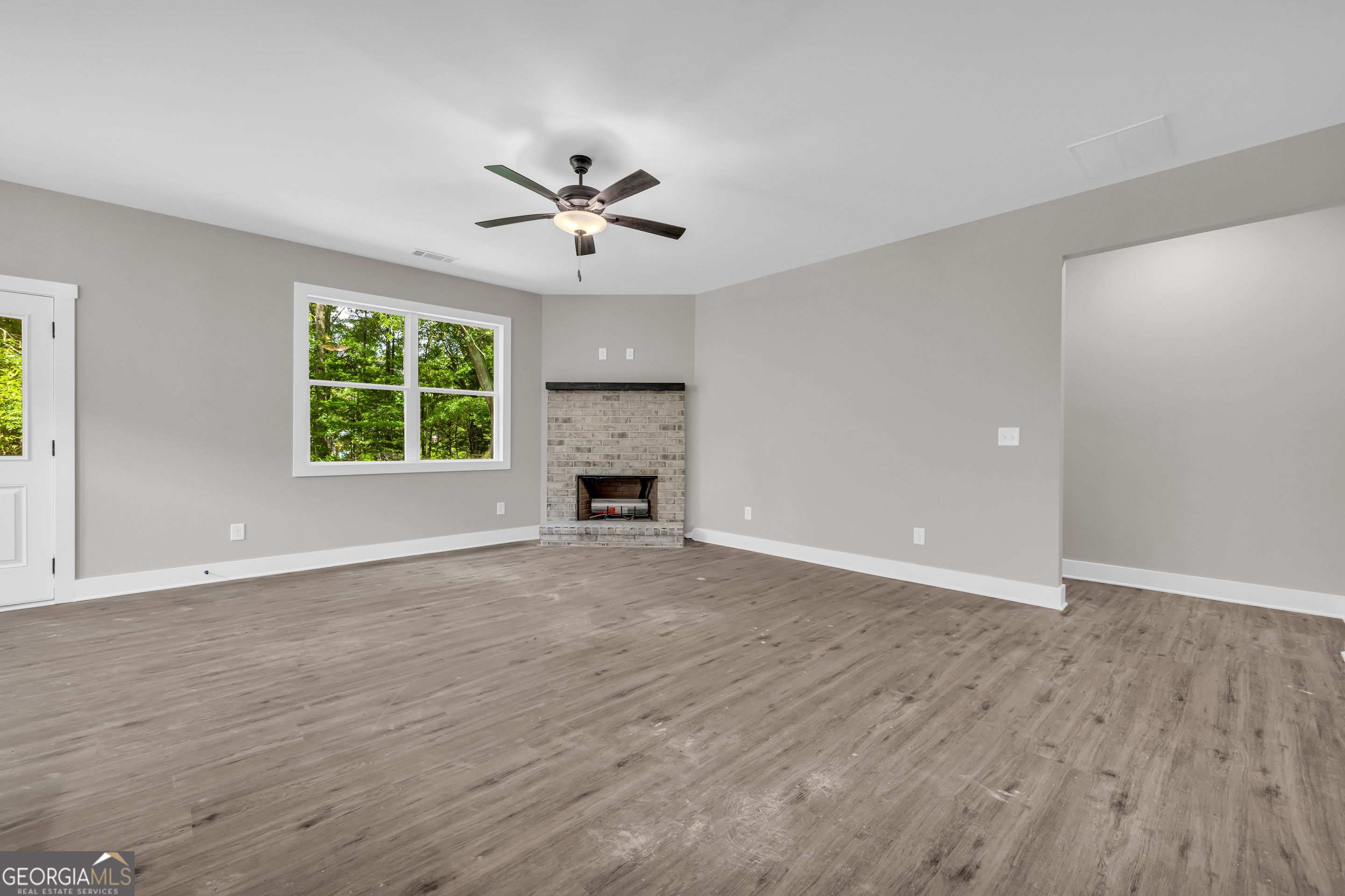 20 Deerfield LN