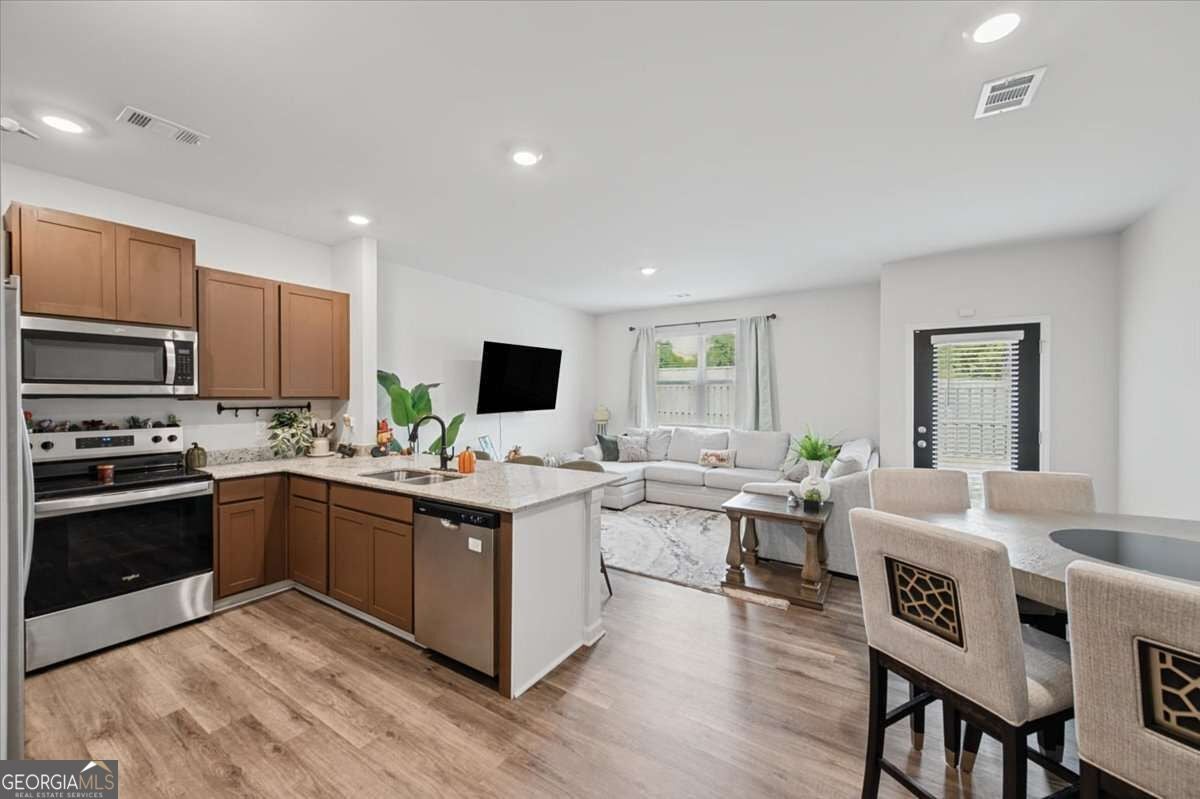 1005 N 2nd AVE NW 6