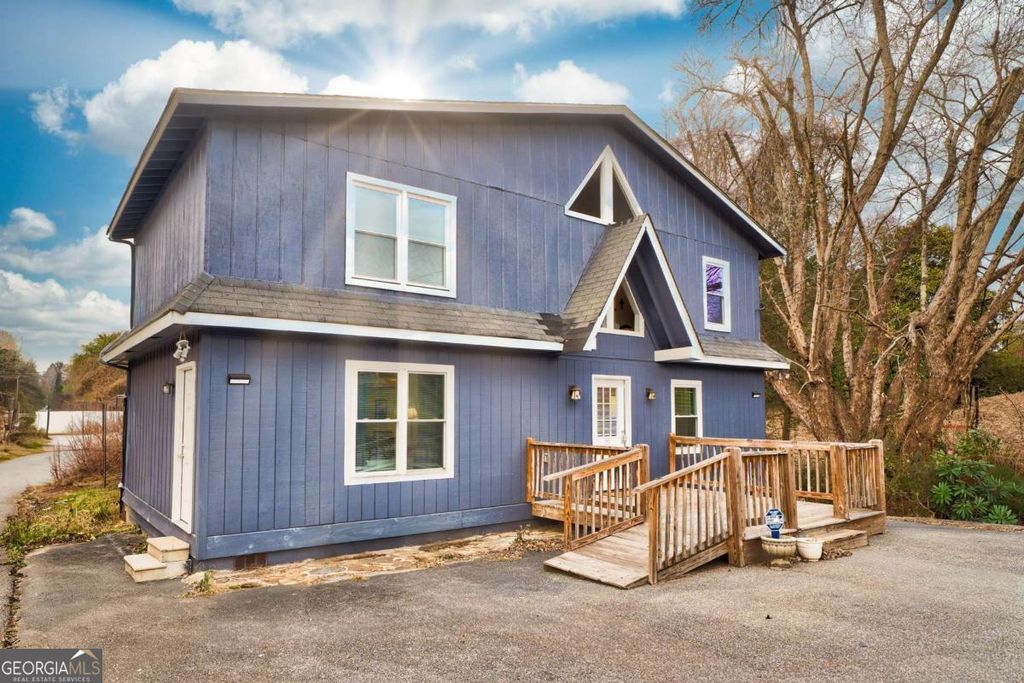 Photo of 28 Weaver Street, Mccaysville, GA 30555 (MLS # 10667460)