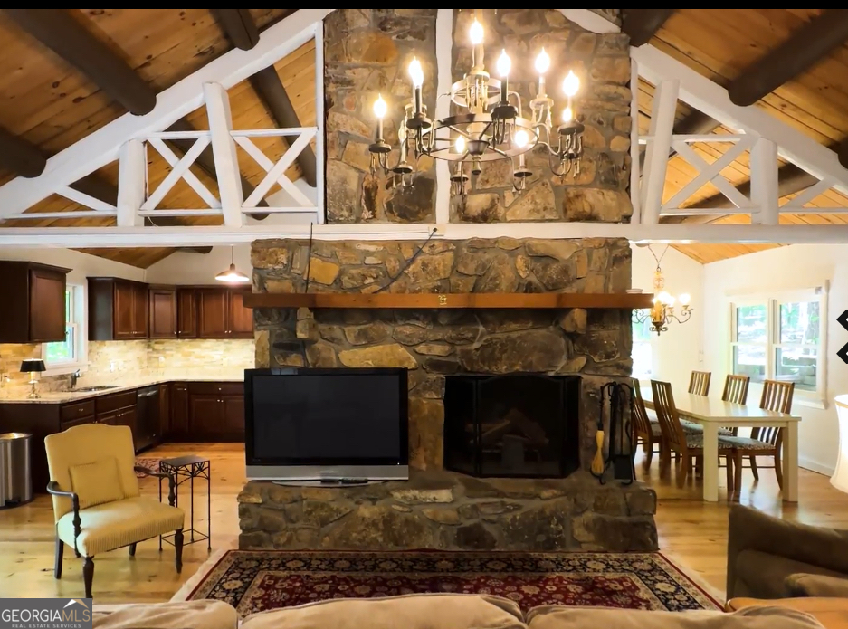884 Quail Cove DR