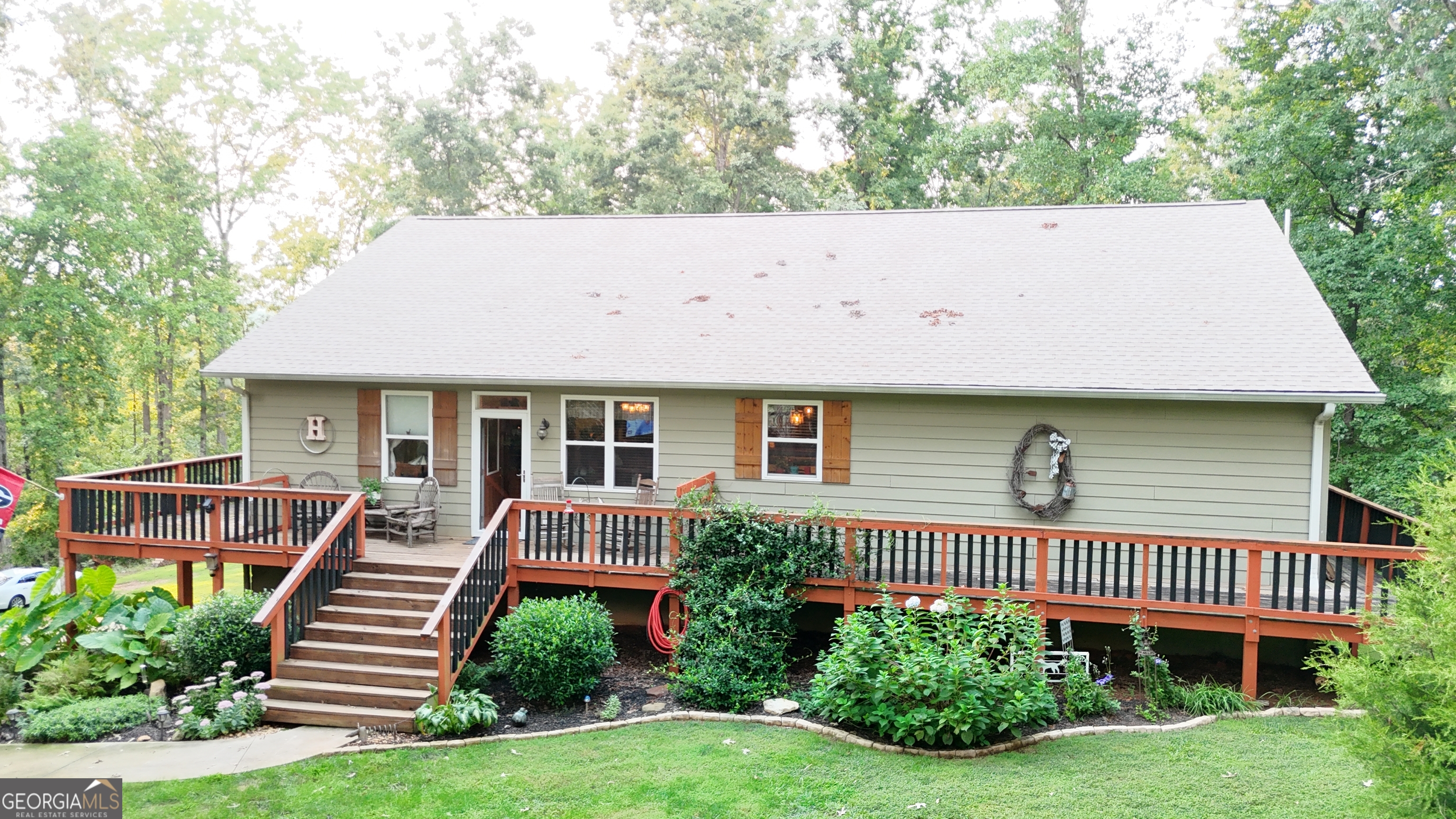 841 Spring RD