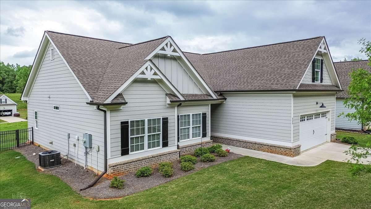 255 Solihull LN