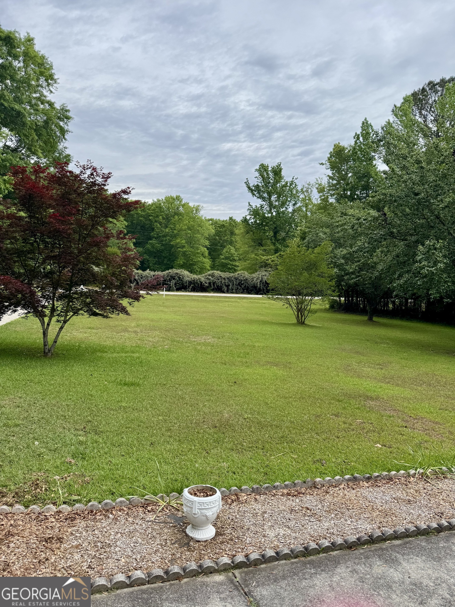 423 Woods RD