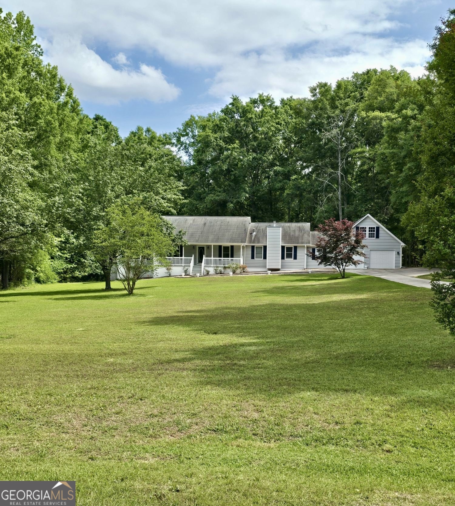 423 Woods RD