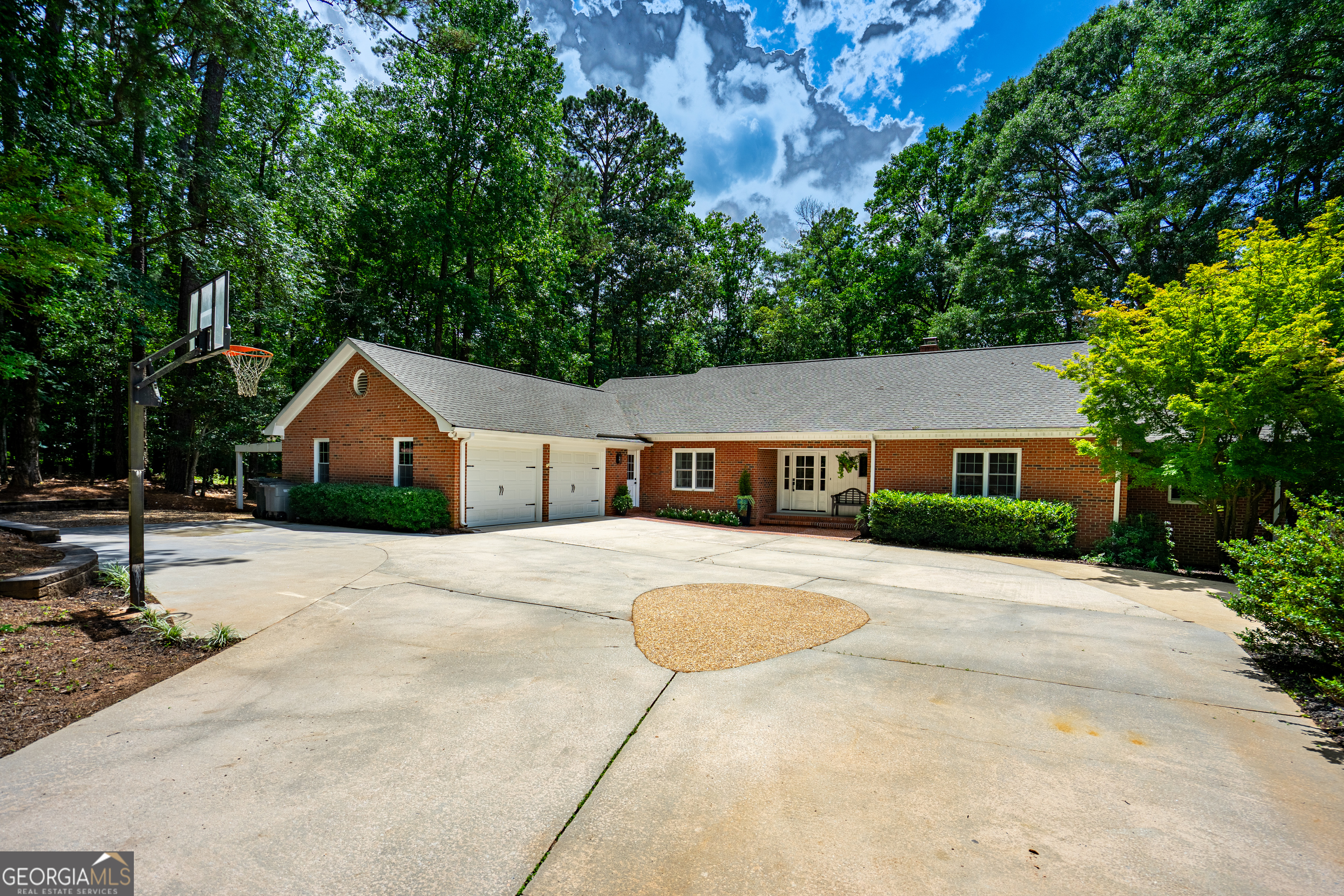 103 Lakeshore DR