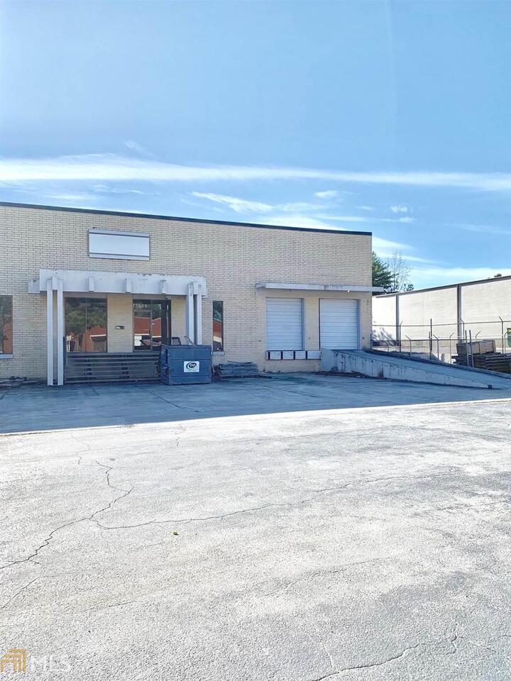 7500 square feet of shared/run over warehouse space. There is an office space available and a ramp and large drive up door access. Close to Fulton Industrial and I-20, this is a perfect location in this industrial park.