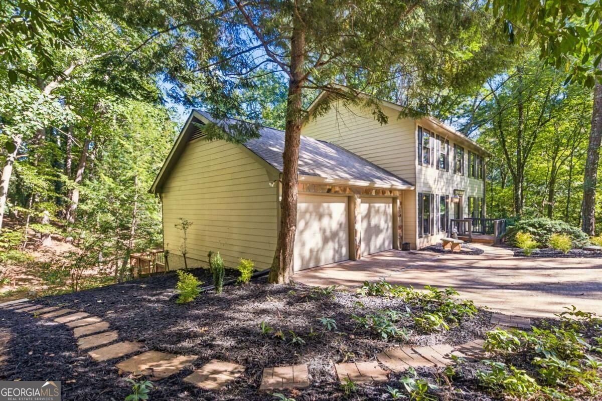 225 Tallow Box DR