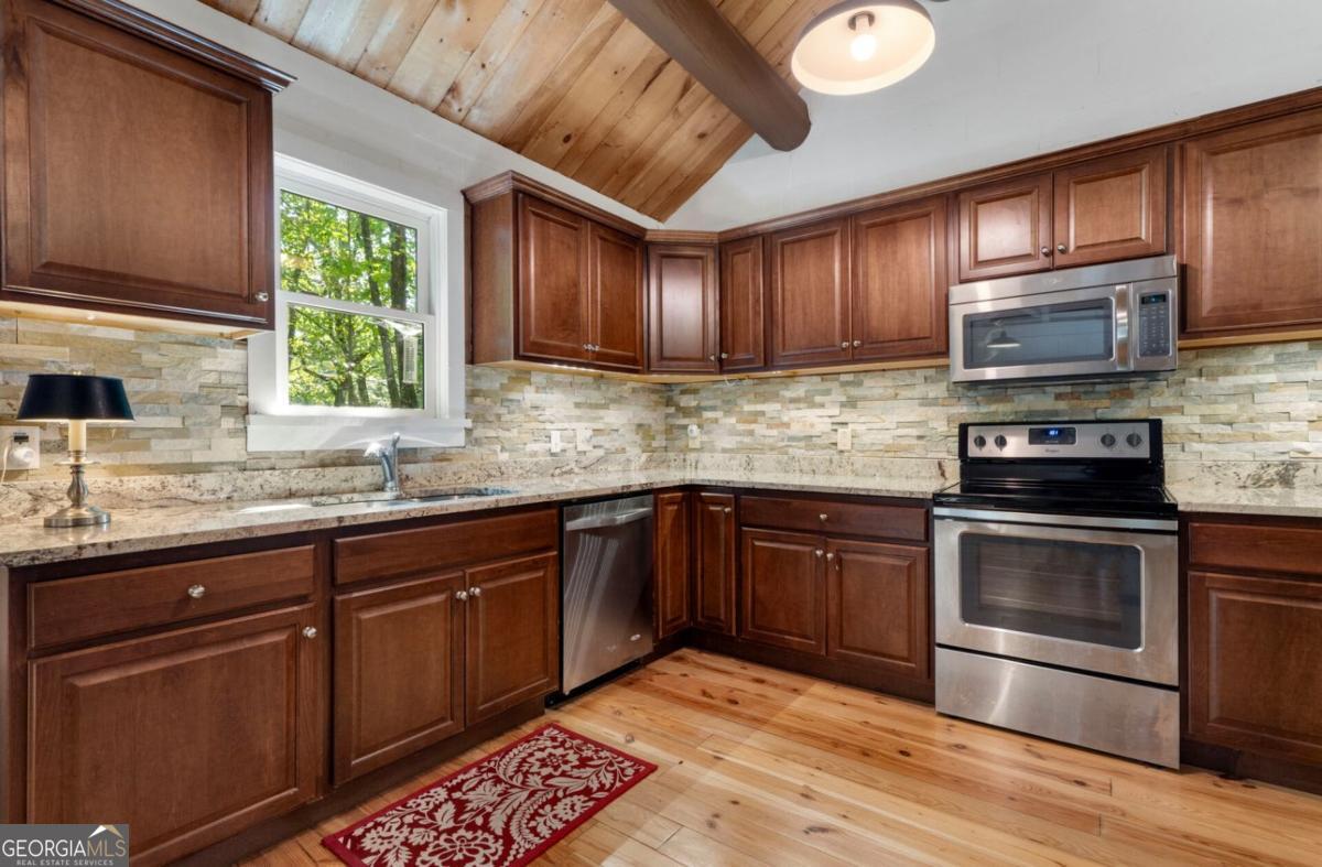 884 Quail Cove DR