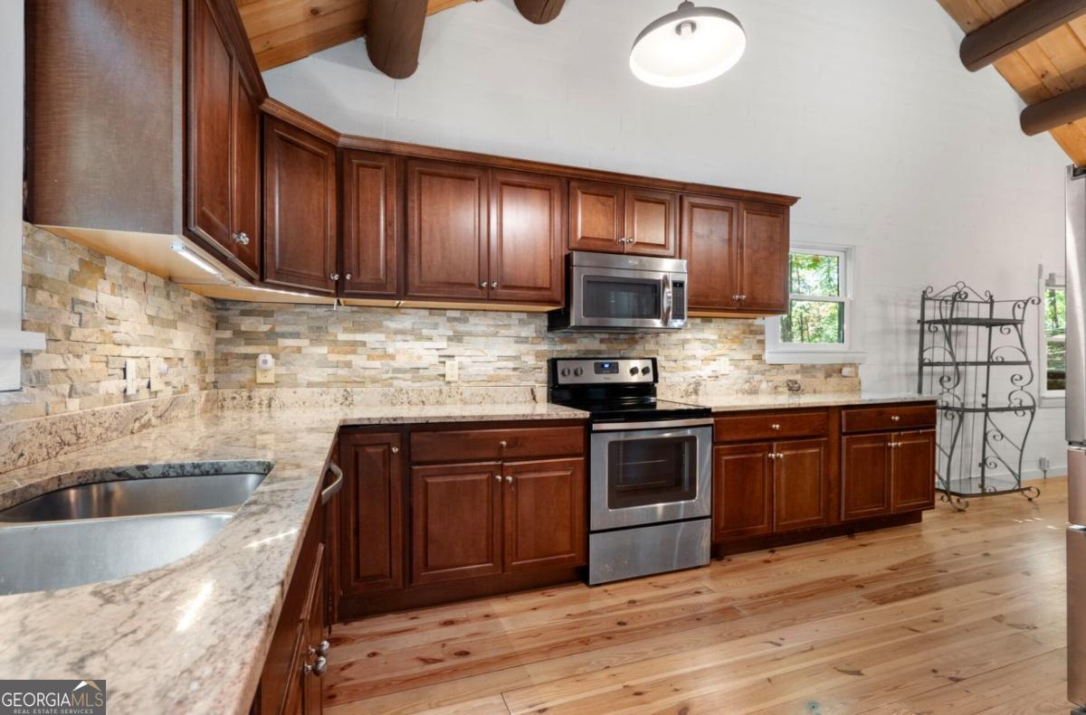 884 Quail Cove DR