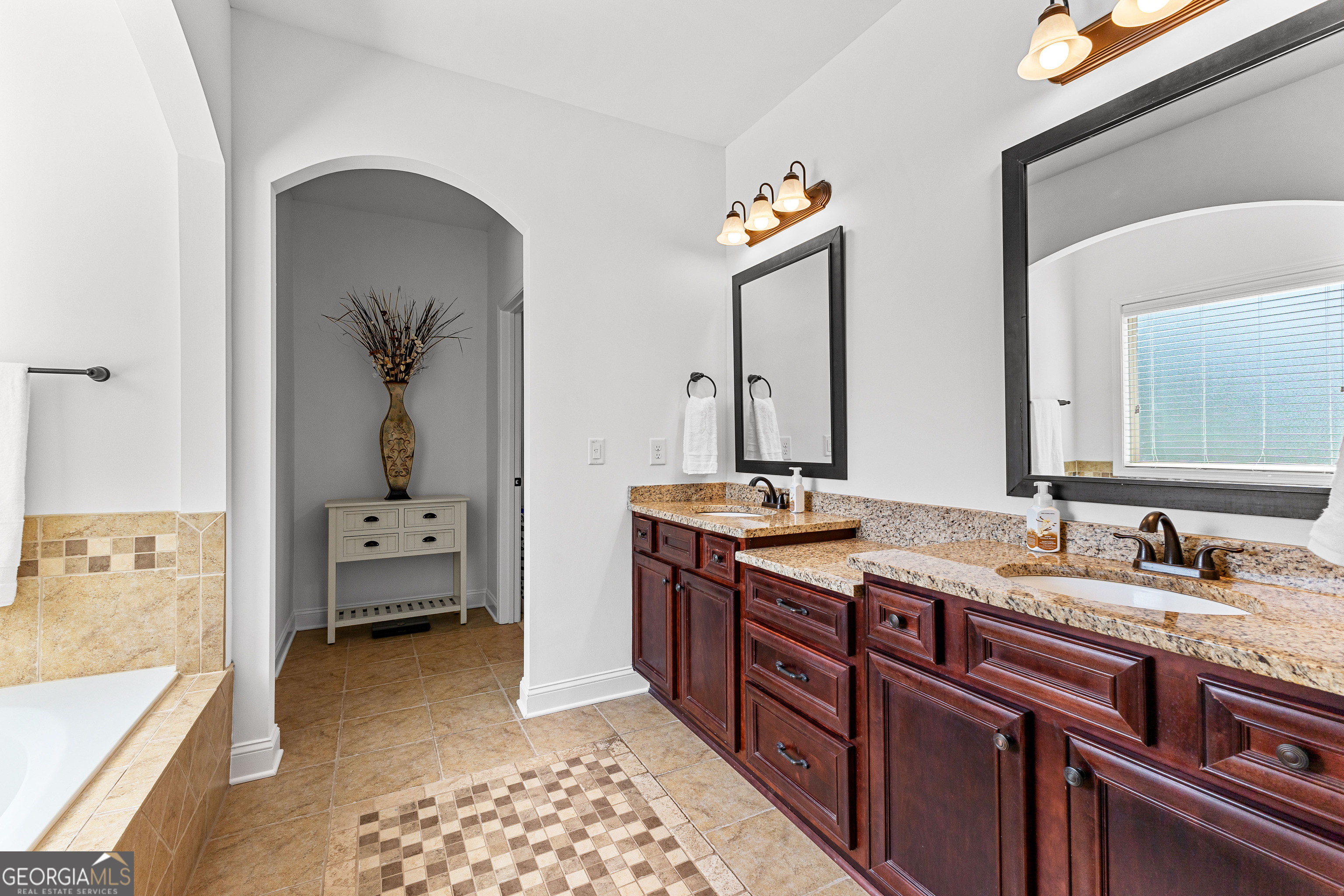 Fayetteville, Georgia 30215, United States, 7 Bedrooms Bedrooms, ,5 BathroomsBathrooms,Residential,Active,185295