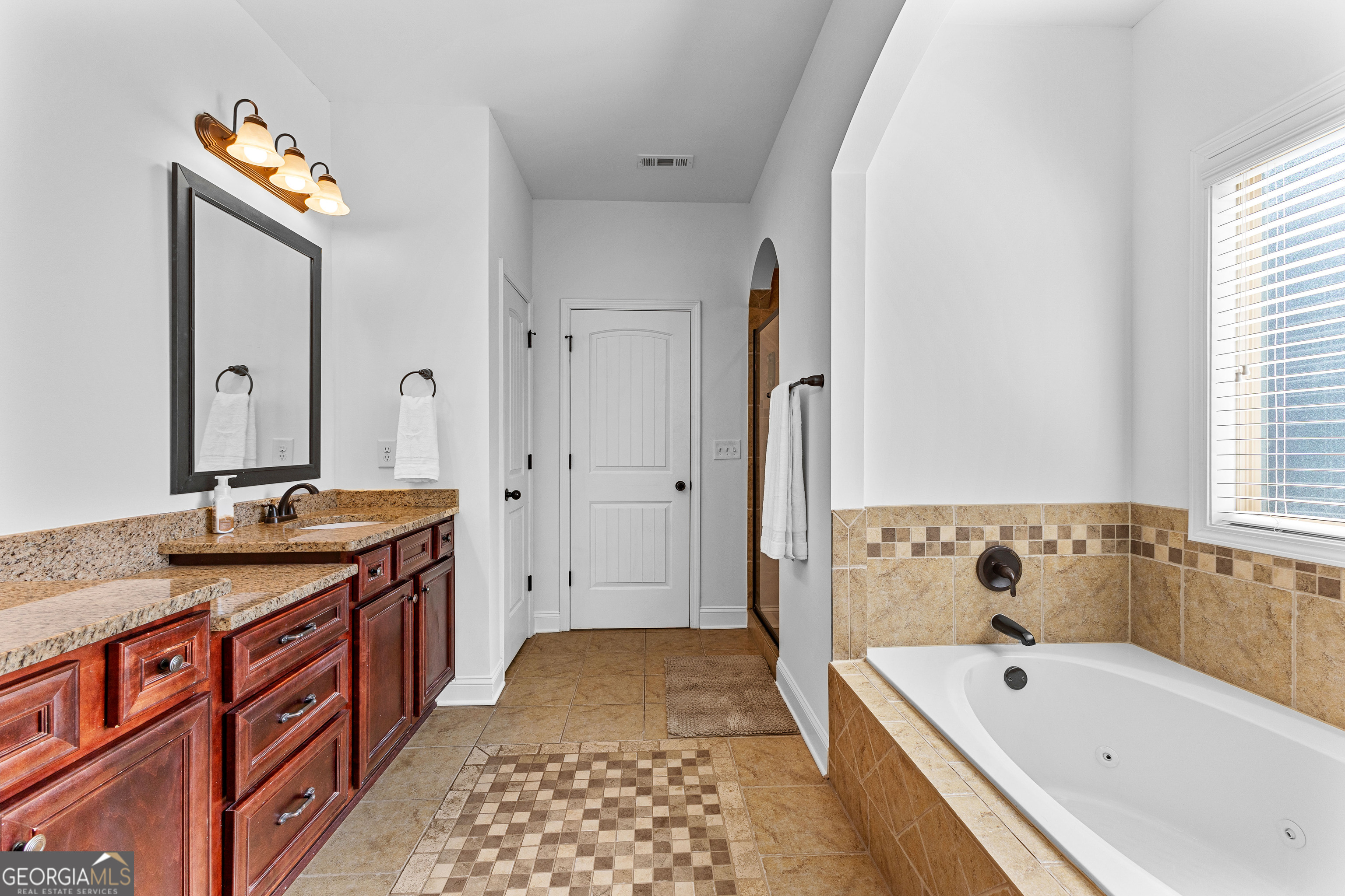 Fayetteville, Georgia 30215, United States, 7 Bedrooms Bedrooms, ,5 BathroomsBathrooms,Residential,Active,185295