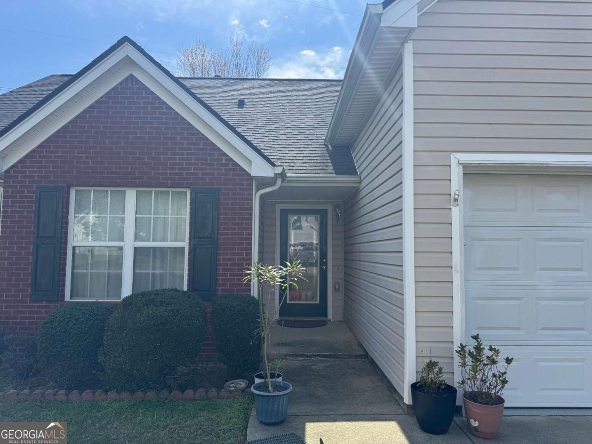 1525 Racquet Club DR