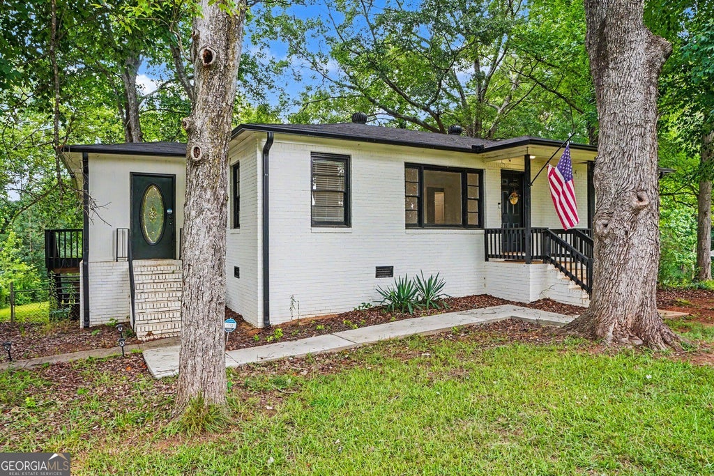 Photo of 115 Highland Circle, Stockbridge, GA 30281 (MLS # 10867102)