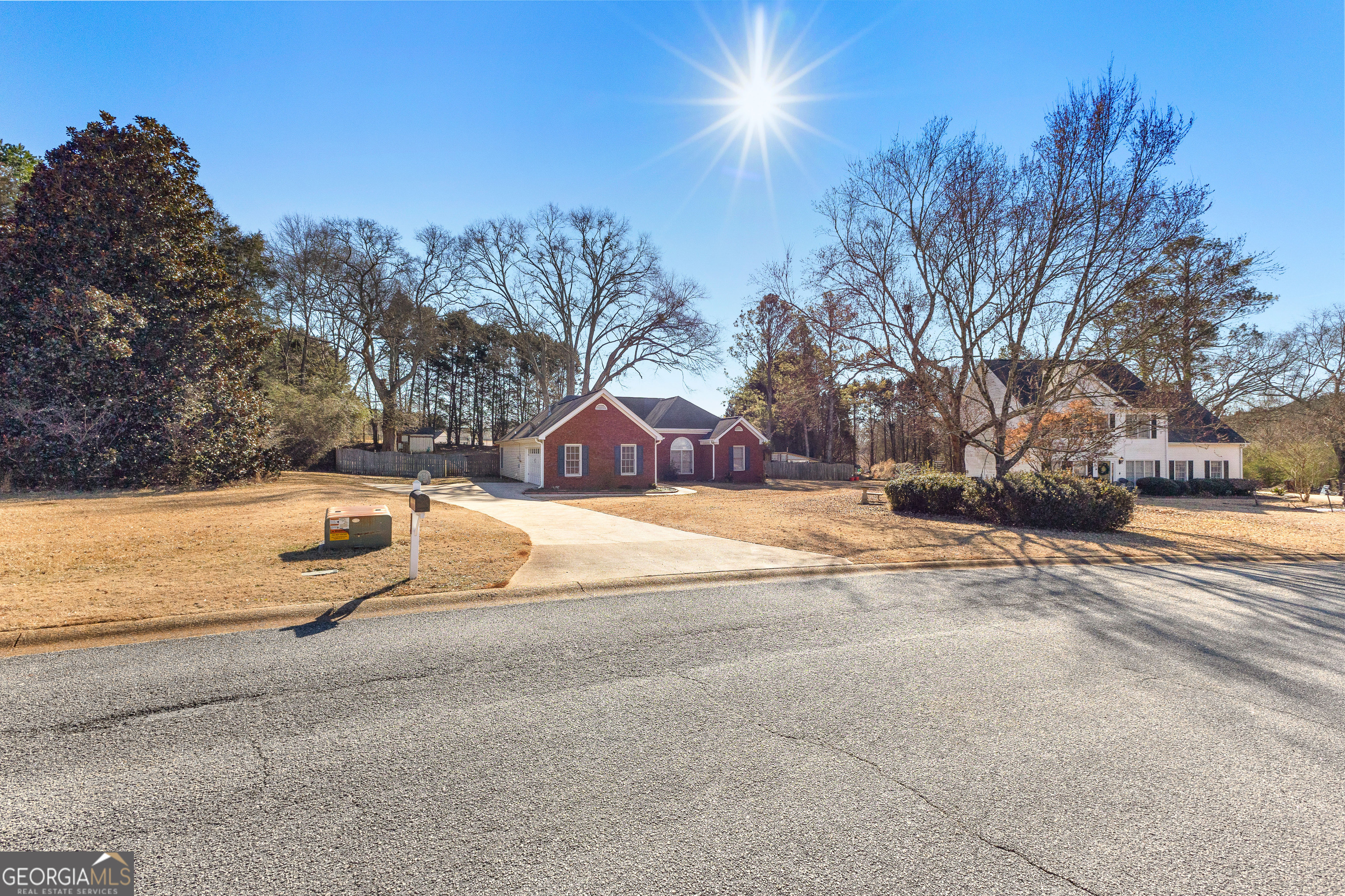 Fayetteville, Georgia 30215, United States, 4 Bedrooms Bedrooms, ,2 BathroomsBathrooms,Residential,Pending,16690