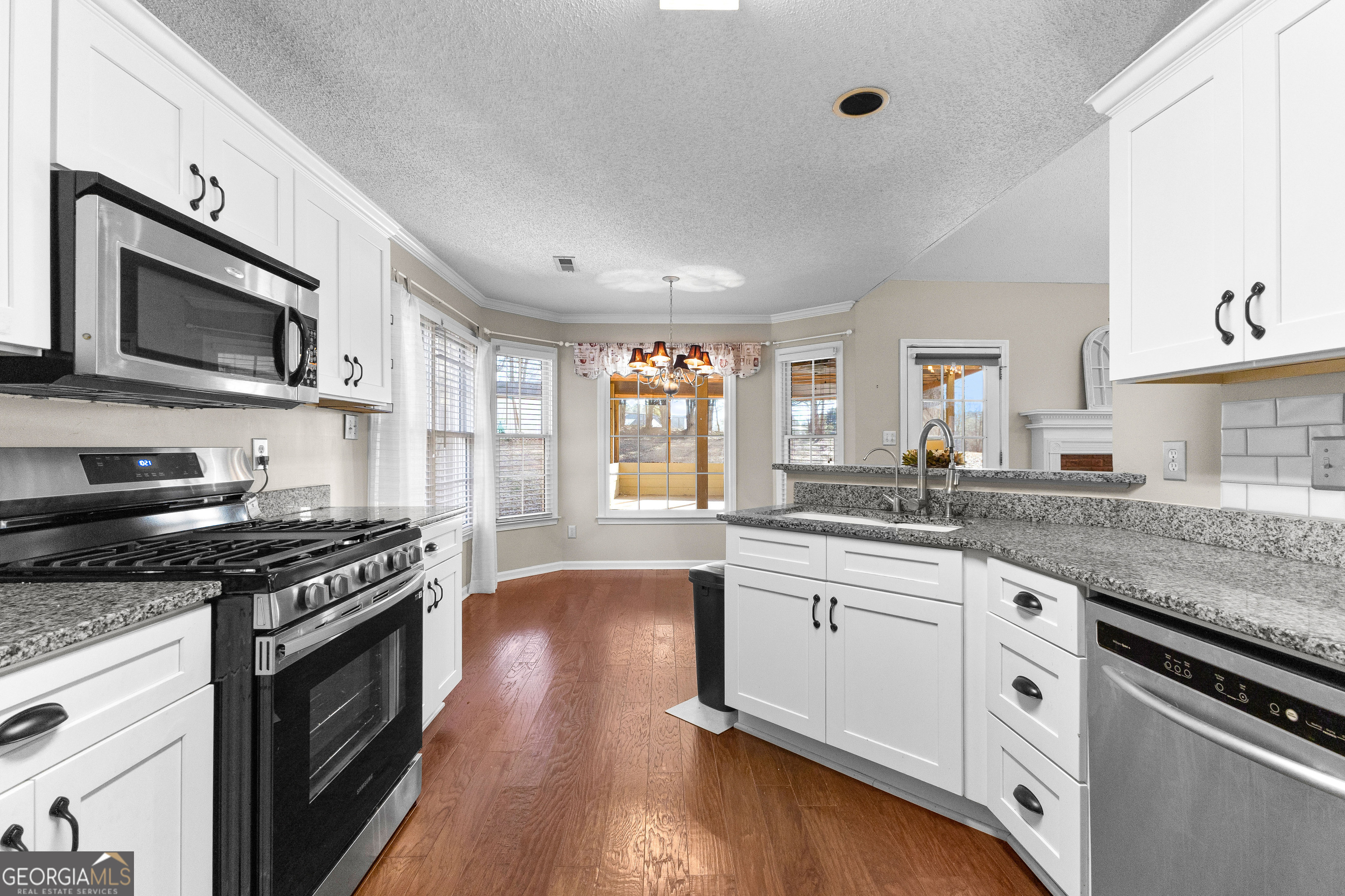 Fayetteville, Georgia 30215, United States, 4 Bedrooms Bedrooms, ,2 BathroomsBathrooms,Residential,Pending,16690