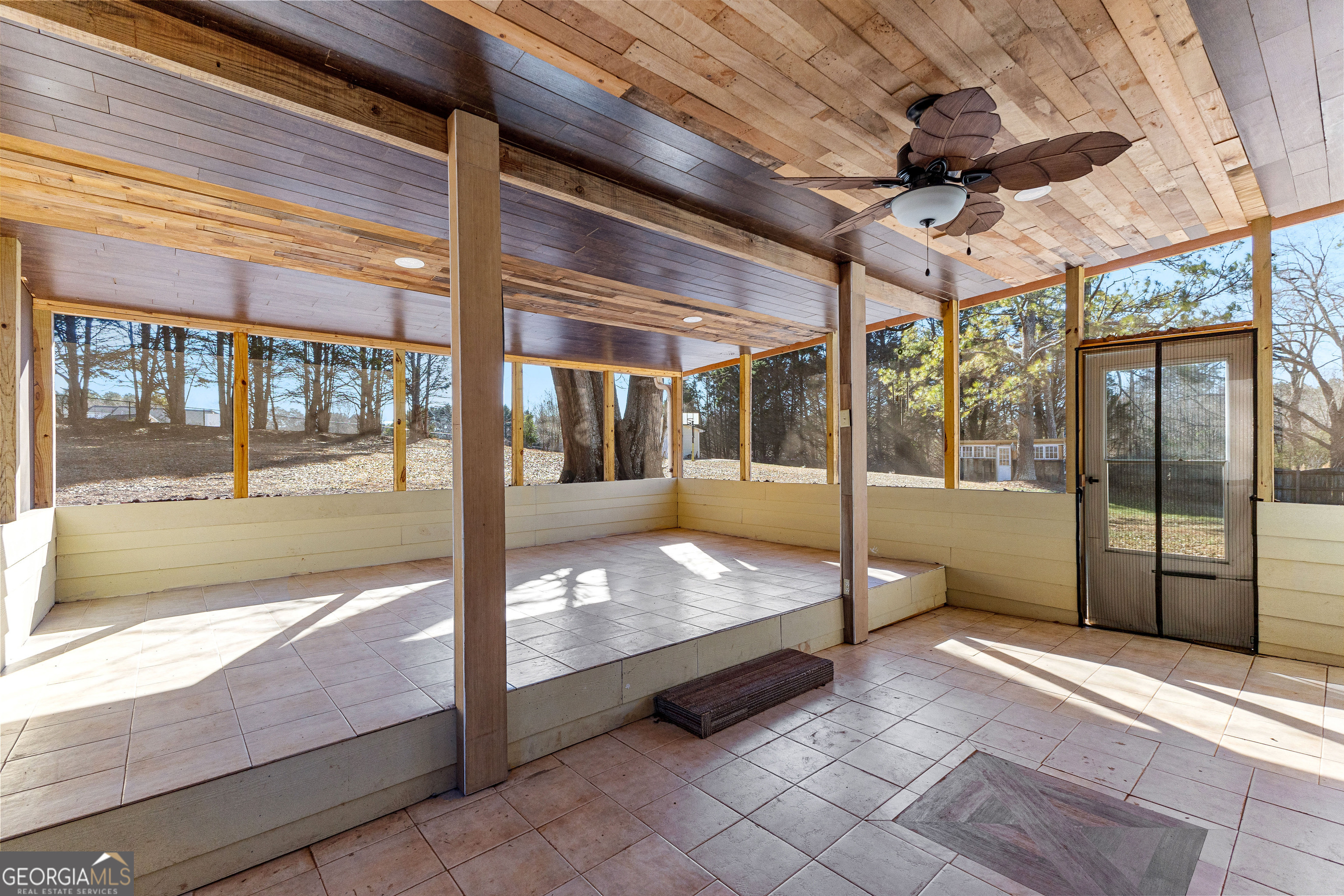 Fayetteville, Georgia 30215, United States, 4 Bedrooms Bedrooms, ,2 BathroomsBathrooms,Residential,Pending,16690