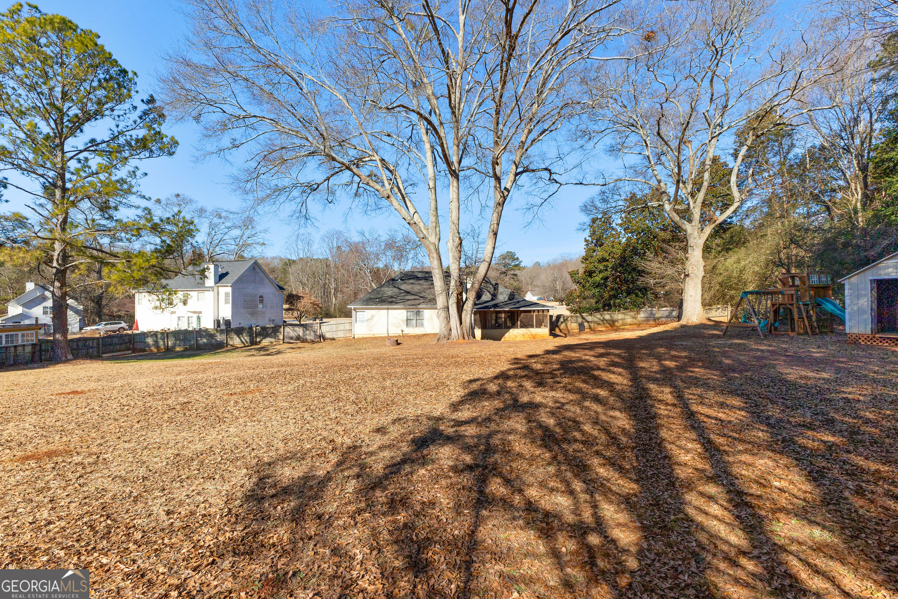 Fayetteville, Georgia 30215, United States, 4 Bedrooms Bedrooms, ,2 BathroomsBathrooms,Residential,Pending,16690