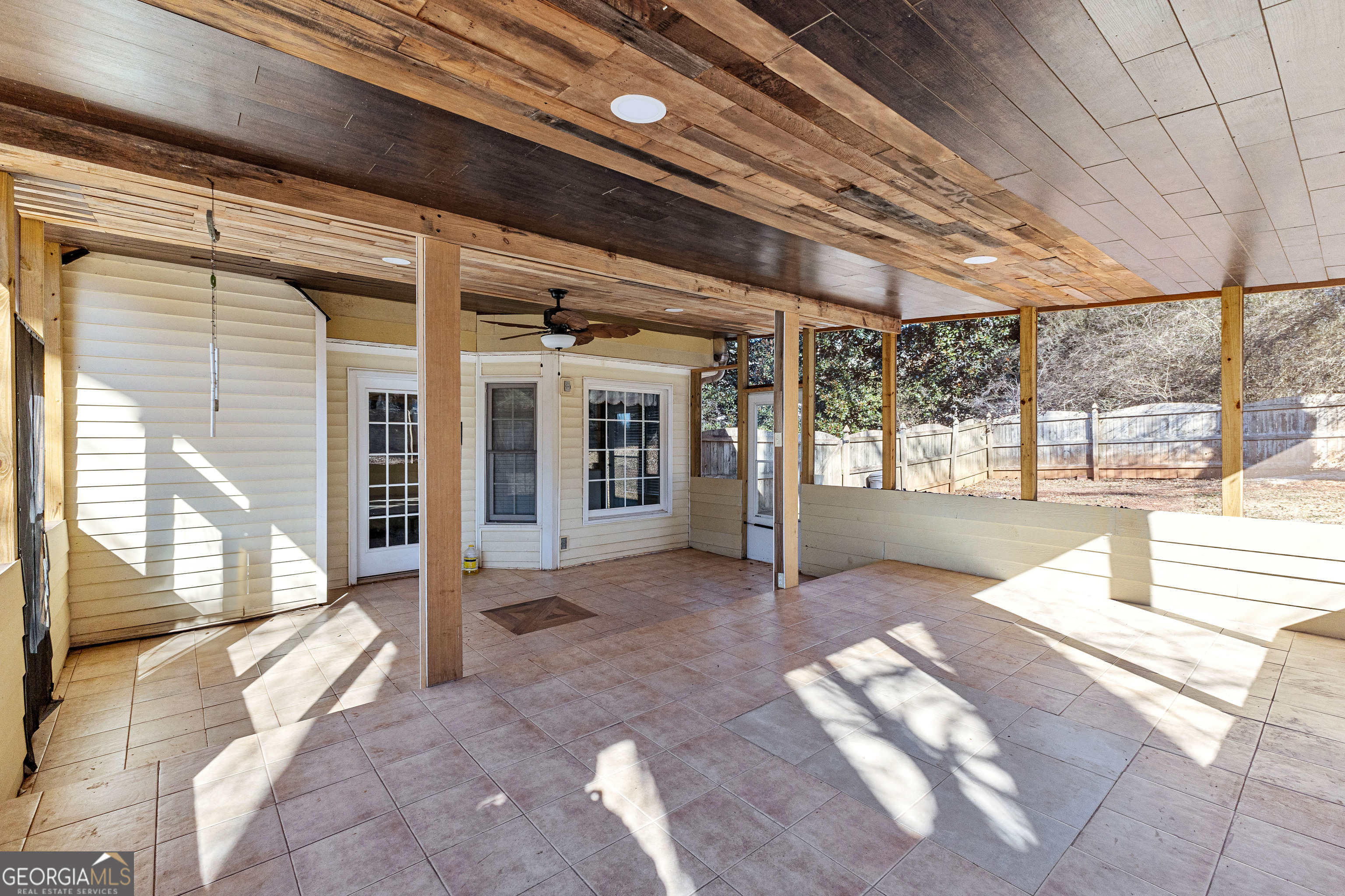 Fayetteville, Georgia 30215, United States, 4 Bedrooms Bedrooms, ,2 BathroomsBathrooms,Residential,Pending,16690