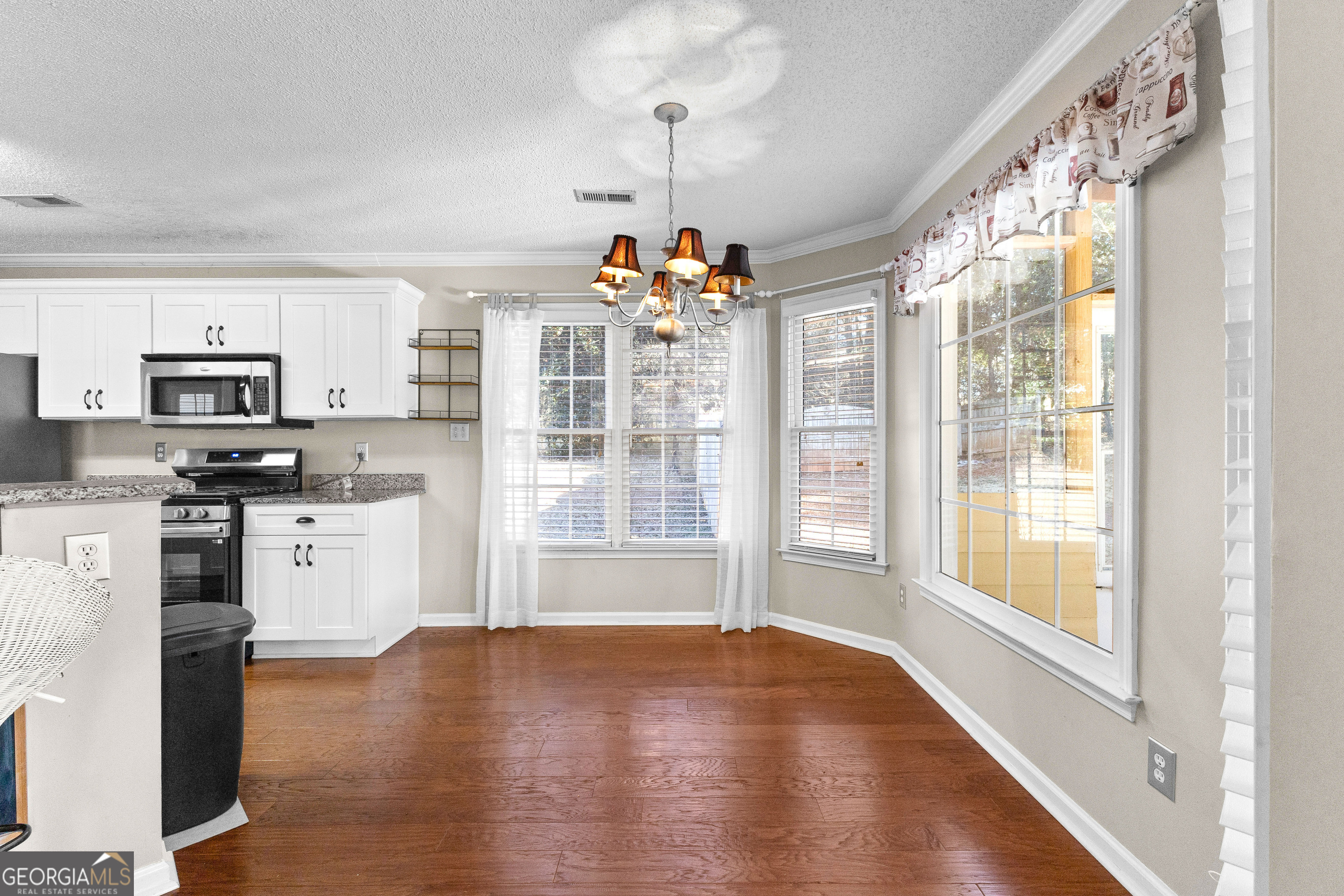 Fayetteville, Georgia 30215, United States, 4 Bedrooms Bedrooms, ,2 BathroomsBathrooms,Residential,Pending,16690