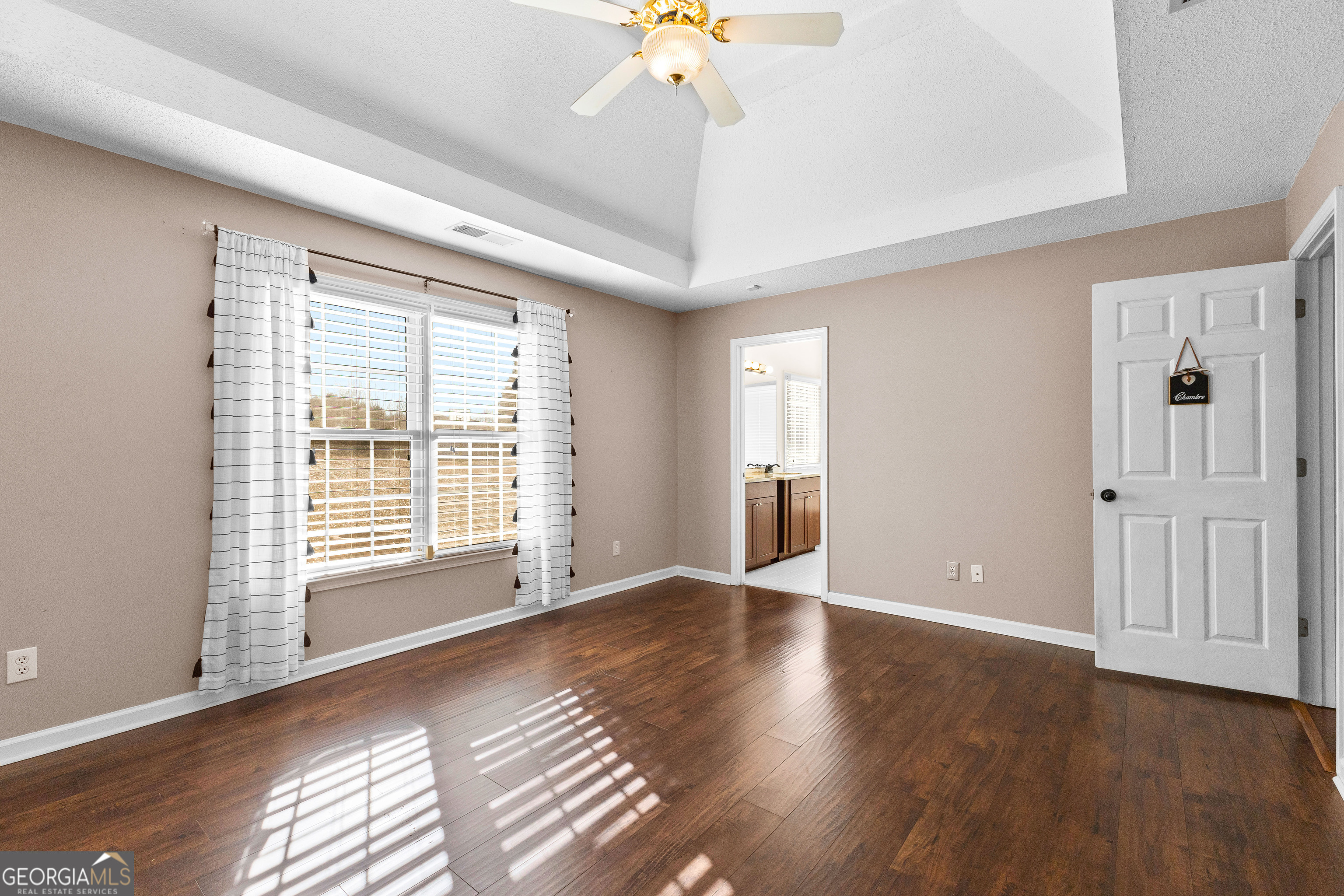 Fayetteville, Georgia 30215, United States, 4 Bedrooms Bedrooms, ,2 BathroomsBathrooms,Residential,Pending,16690