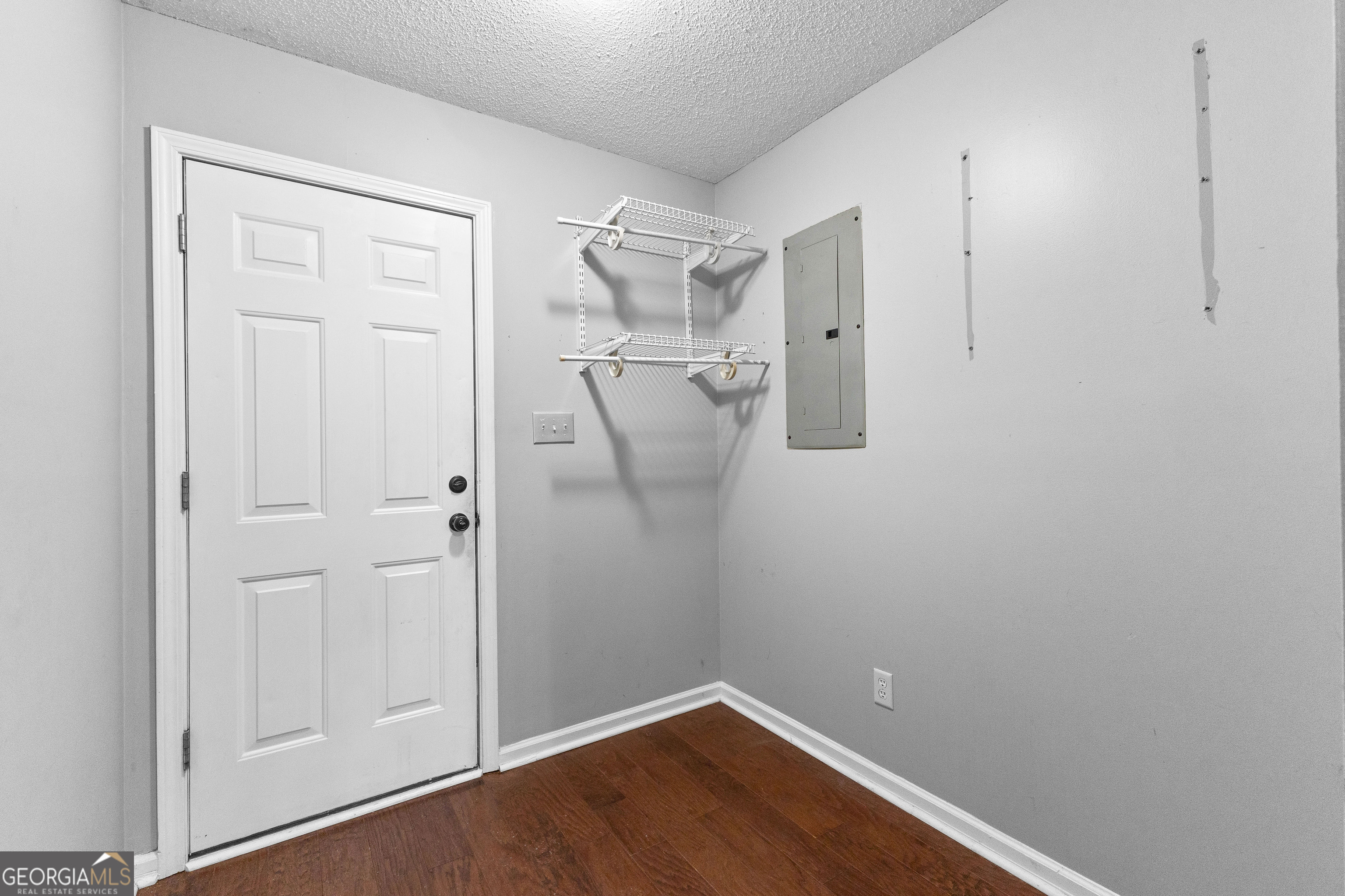 Fayetteville, Georgia 30215, United States, 4 Bedrooms Bedrooms, ,2 BathroomsBathrooms,Residential,Pending,16690