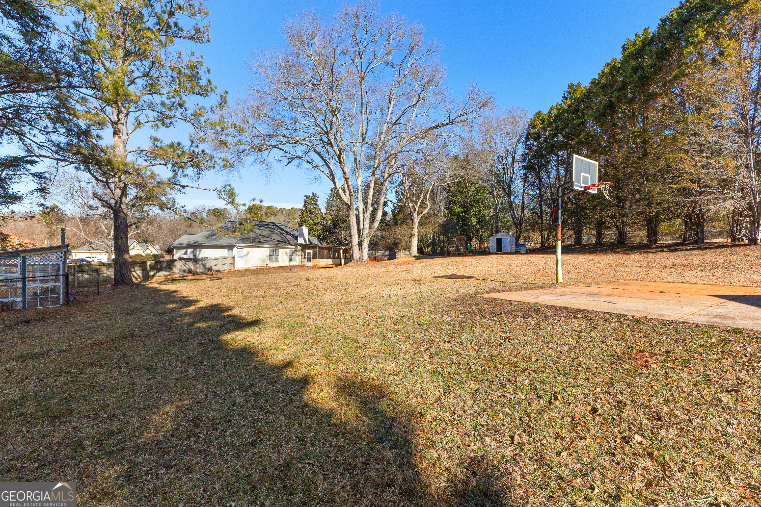 Fayetteville, Georgia 30215, United States, 4 Bedrooms Bedrooms, ,2 BathroomsBathrooms,Residential,Pending,16690