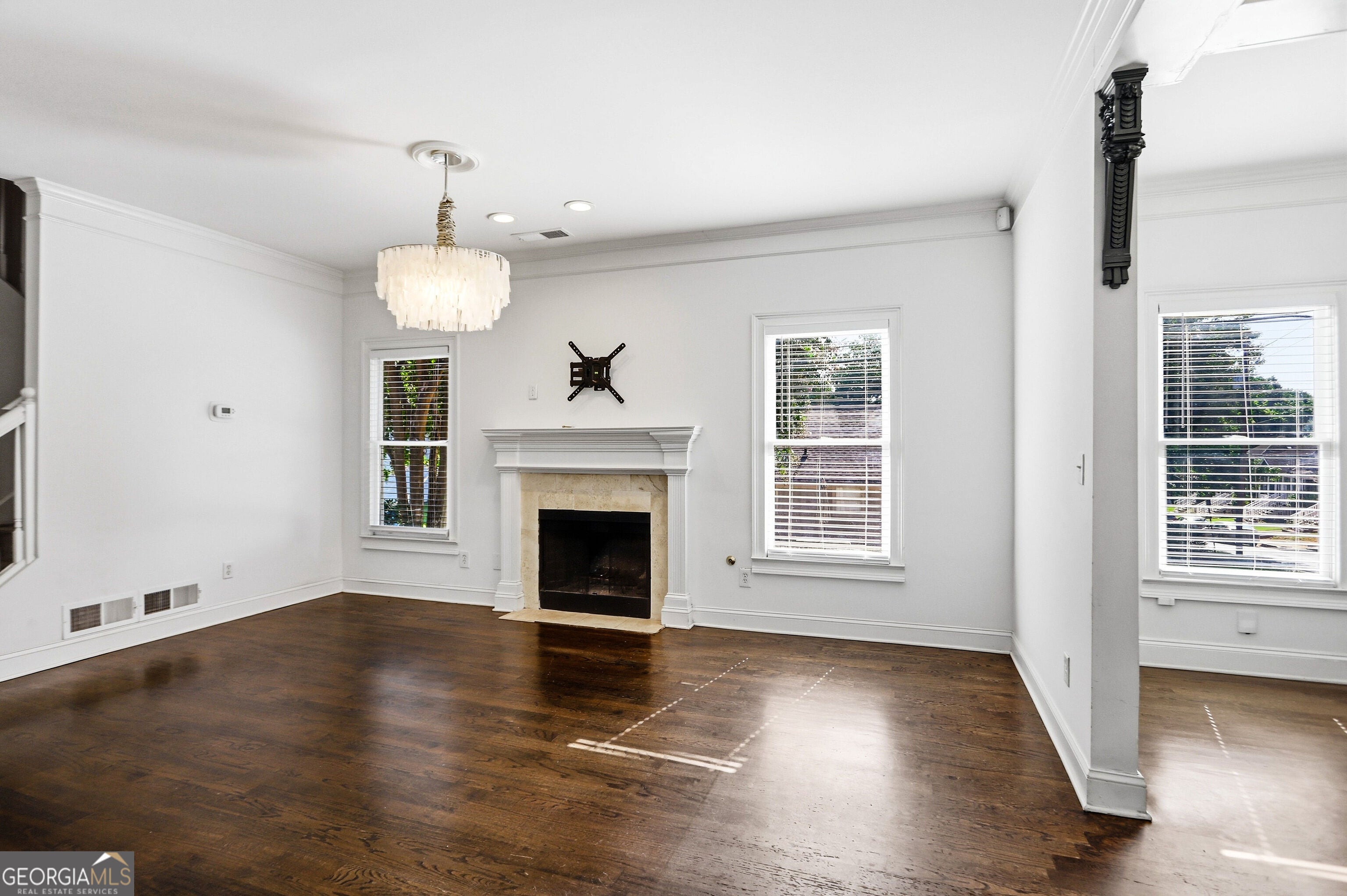 64 Bass ST SE