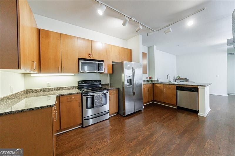 5300 Peachtree RD 1209