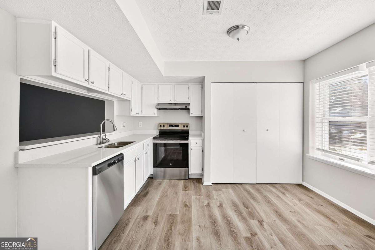 1417 Springleaf CIR SE