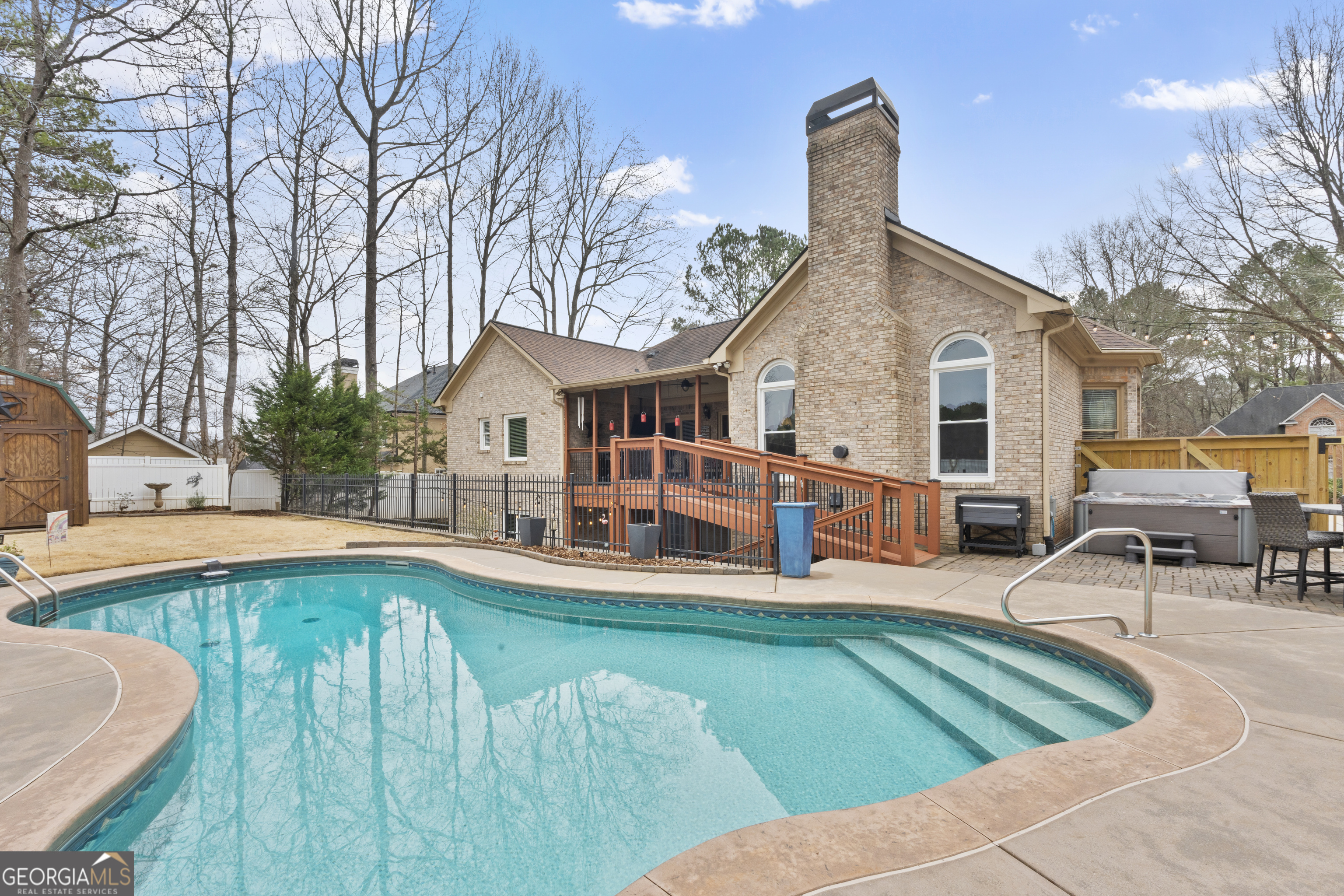 379 Bridgebrook LN SW